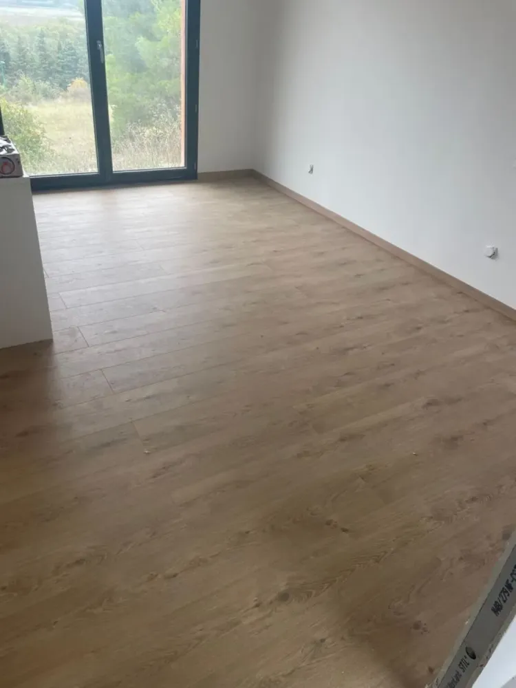 Pose de parquet près de Lattes